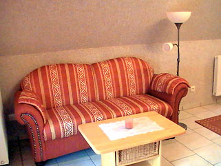 Fewo 1 Greschke - Couch im Wohnbereich